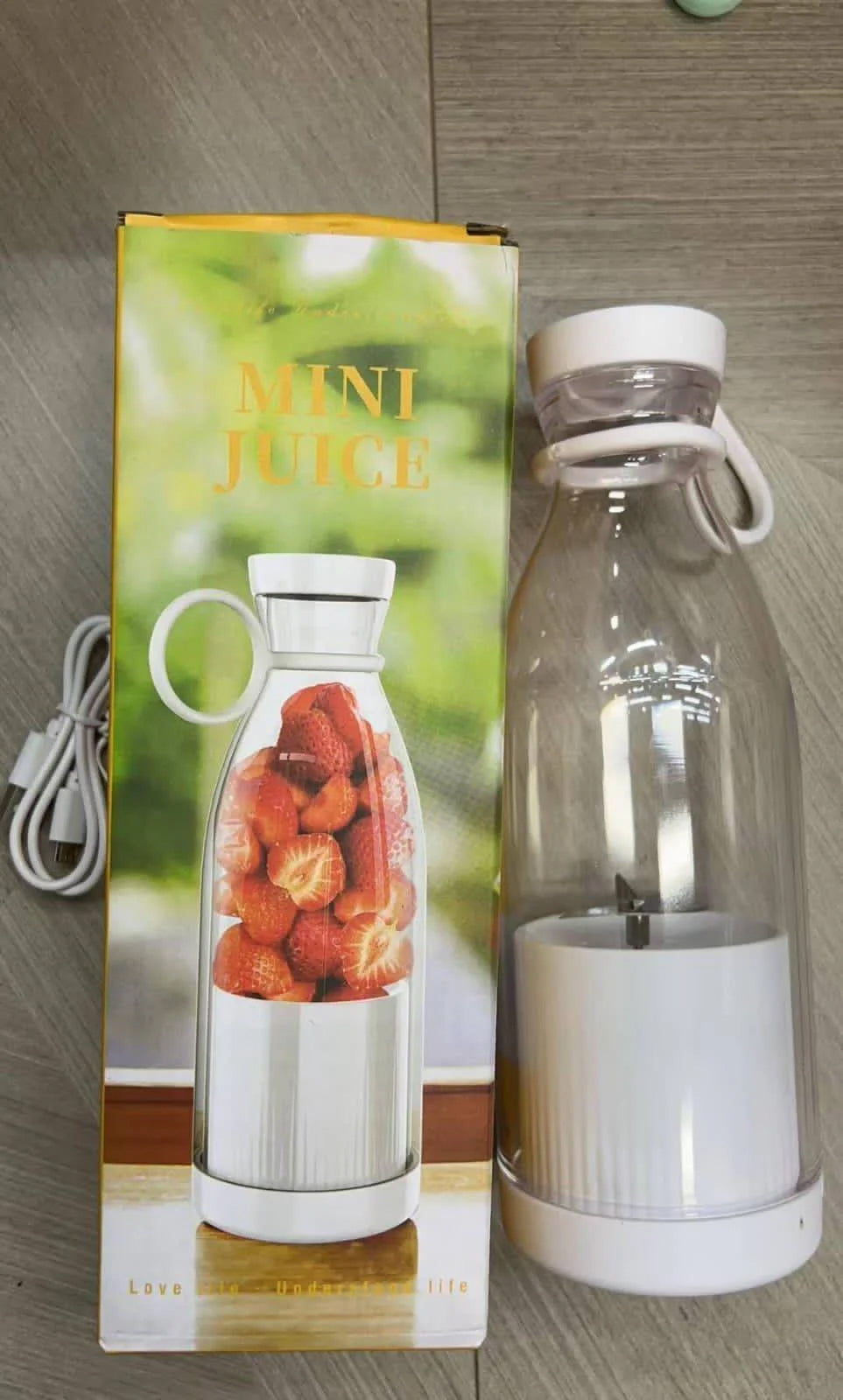 Portable Blender – USB Rechargeable Mini Juicer
